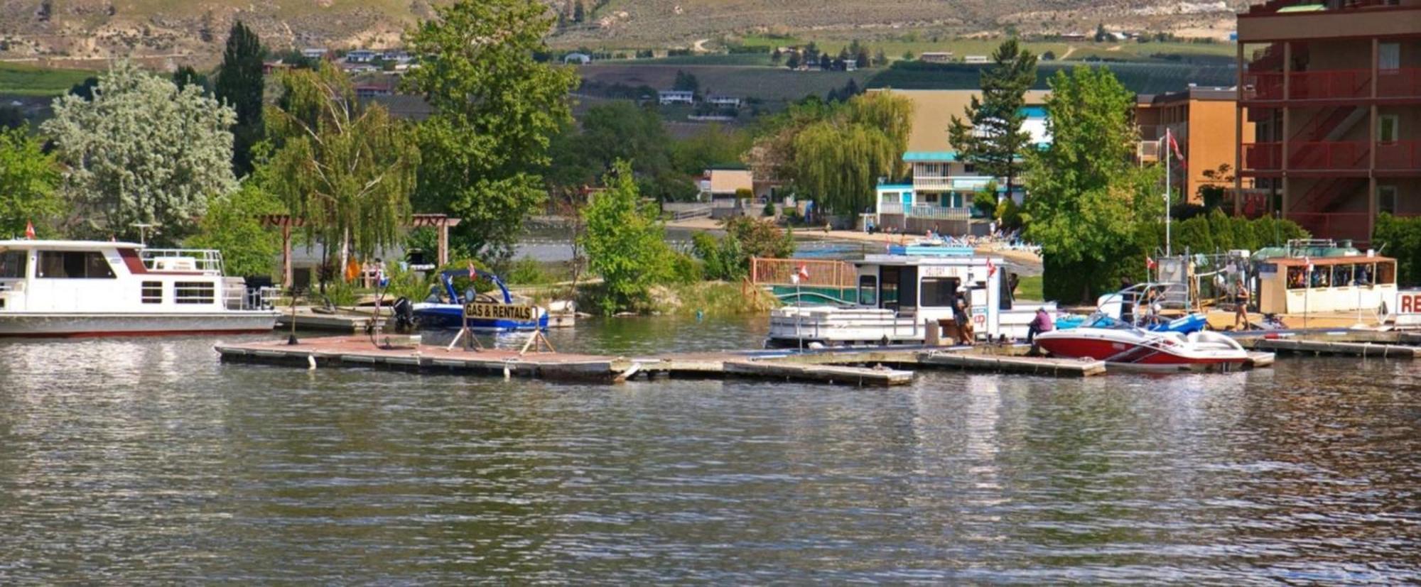 Holiday Inn Hotel & Suites Osoyoos By Ihg Exterior foto